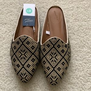 NEW Universal Thread mules